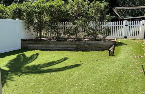 Forest Lake Maison | Pet Friendly Yard, Next to Park - Spacious Townhouse
