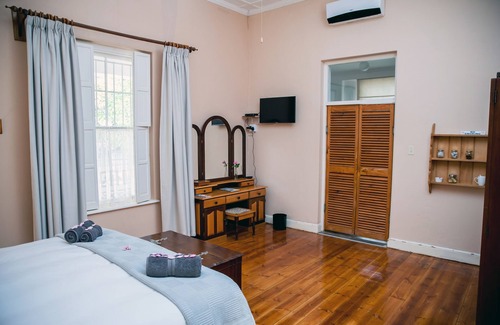 Robertson Maison | Petal's Place Guest House