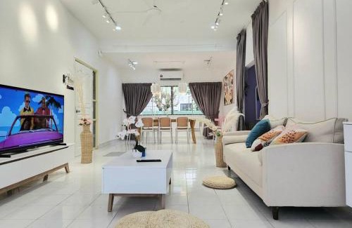 Petaling Jaya Maison | Petaling Jaya Premium Bungalow 4 Bed Rooms for up tp 18Pax, SS14, Plaza33 , 3 2 Square, Jaya One , SS2