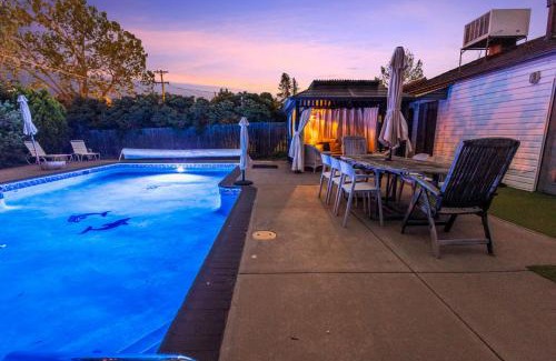 University Hills Maison | Petals 4 Pollinators Heated Pool Bbq Cabana