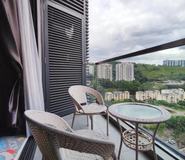 Kampung Pasir Appartement | Petalz Residence Family Suite near Mid Valley, Bukit Jalil, Sunway