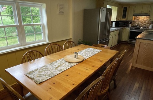 Laurens Maison | Peterson Place - Large updated farmhouse, pool, fire pit, close to Oneonta