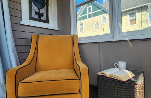 Norwich Appartement | Petfriendly 2-bedroom apartment with AC only on bedroom & WiFi in Norwich
