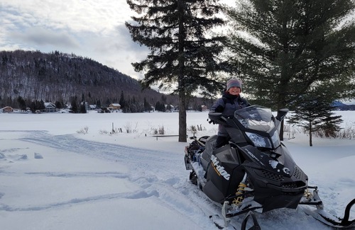 Adstock Chalet De Ski | Petit chalet du lac du huit