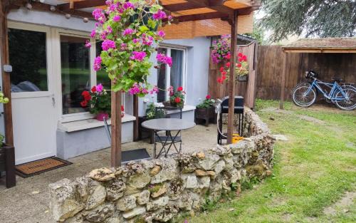Saint-Pierre-la-Garenne Maison | Petit cottage