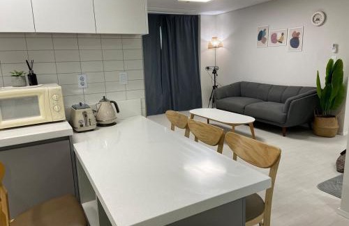 Jeongneung-dong Appartement | Petit Doudou Stylish accommodation with tranquility