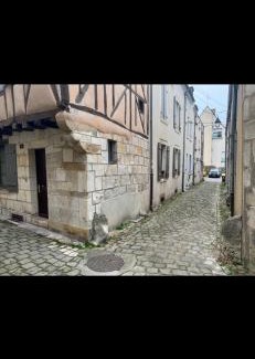 Bourges Appartement | Petit F2 fonctionnel plein centre et proche gare