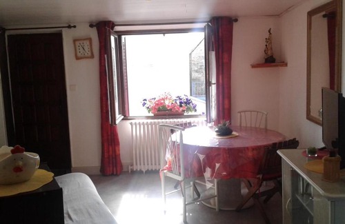 Aumont-Aubrac Appartement | Petit gîte de la Fontaine