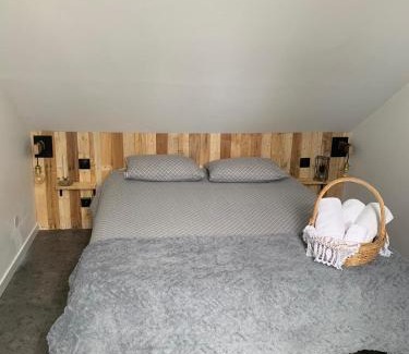 Villemareuil Maison | Petit Nid Douillet avec parking privé