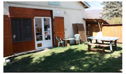 Marcoux Appartement | petit studio, bien équipé, à la campagne