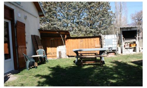 Marcoux Appartement | petit studio, bien équipé, à la campagne