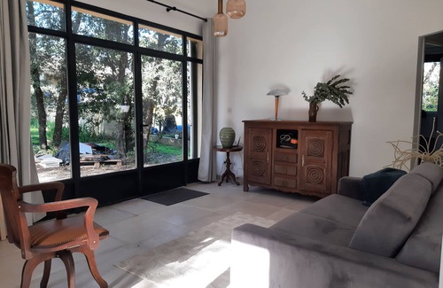 Saint-Jean-de-Crieulon Maison | PETITE MAISON DANS LES CHÊNES