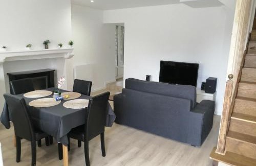 Le Bourgneuf-la-Foret Appartement | Petite maison de bourg