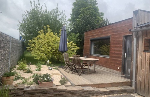 Le Thuit-de-l'Oison Maison | Petite maison en bois avec terrasse