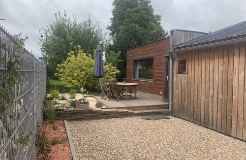 Le Thuit-de-l'Oison Maison | Petite maison en bois avec terrasse