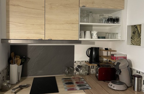 Saint-Loubes Appartement | Petite Maison Arboré et Calme