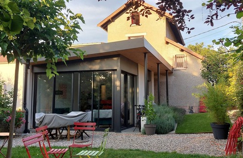 Bussiere - Cadiere Maison | Petite Maison Avec Jardin à 4 Stations de Métro du Centre de Lyon