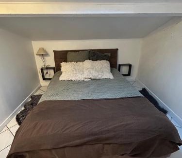 Jaulgonne Appartement | Petite maison dans village animé