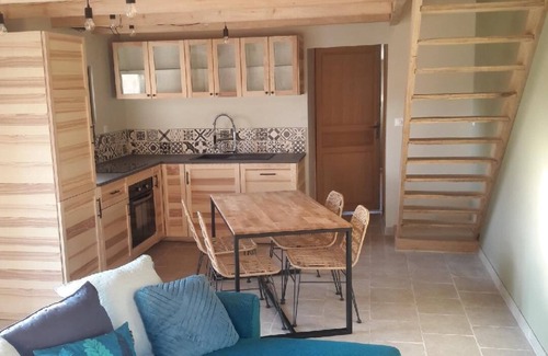 Eygalieres Maison | PETITE MAISON DE CHARME AU MILIEU DES CHAMPS A 2 MIN DU VILLAGE
