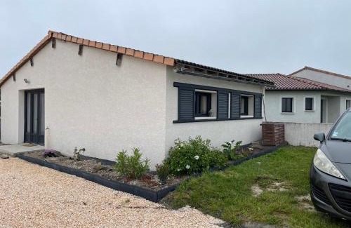 Labastide-Gabausse Maison | Petite maison en pleine campagne
