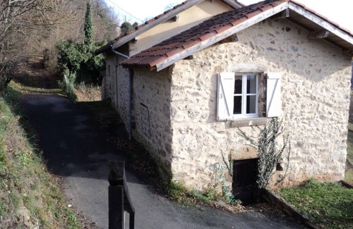 Firmi Maison | Petite maison en pierres proche du village d'agnac