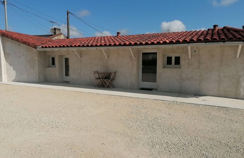 Saint-Cybardeaux Maison | Petite Maison Aménagée Dans une Ancienne Ferme