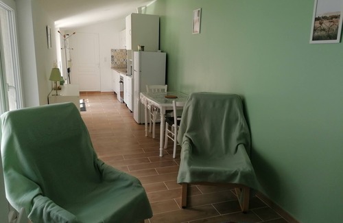 Saint-Cybardeaux Maison | Petite Maison Aménagée Dans une Ancienne Ferme