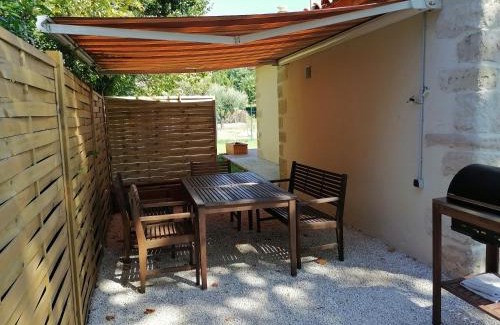 Meze Maison | Petite Maison refaite à neuf proche plage