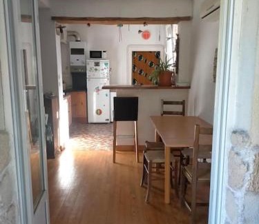 Cournon-dʼAuvergne Maison | Petite maison très paisible avec jardin à Cournon - Puy de Dôme !