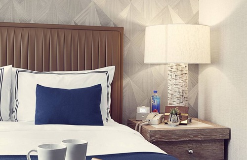 Financial District Hôtel | Petite Queen Bedded Room at The Artezen Hotel, Walk to Attractions