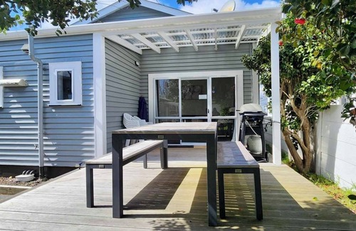 Petone Maison | Petone Beach - Entire Villa & Optional Sleep-Out