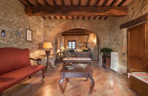Umbertide Appartement | Petricci Residence - Casa Beronia apartment with shared pool