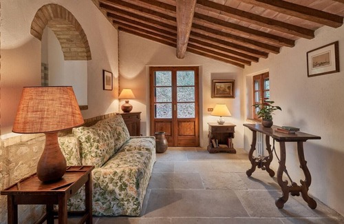 Bivio Lugnano Cottage | Petricci Residence - Casa Giralda apartment with shared pool