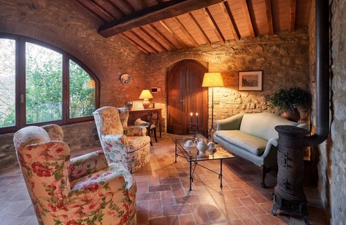 Umbertide Cottage | Petricci Residence - Casa Terina apartment with shared pool