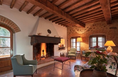 Umbertide Appartement | Petricci Residence - Casa Terza apartment with shared pool