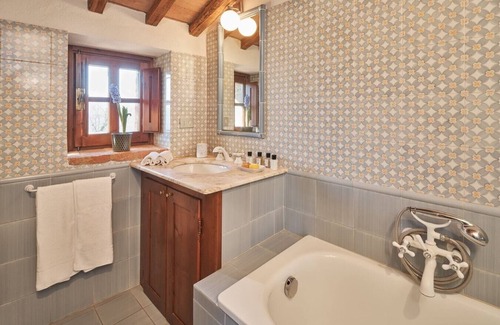 Umbertide Appartement | Petricci Residence - Casa Terza apartment with shared pool