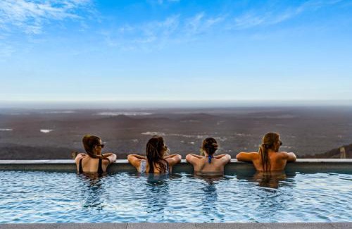 Bald Knob Maison | Petrichor Estate - 360 Views Pool & Spa