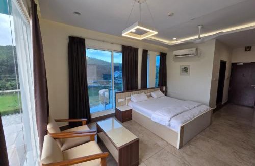 Perumbavoor Cabine | PetRose Event Centre Suites