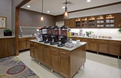 Kutzky Park Maison | Pets are Allowed Here! 4 Relaxing Units, Free Hot Breakfast!