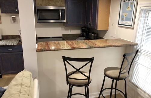 Milton Maison | Pets Friendly, Waterfront, Large backyard, Bonfire with grill, outside shower