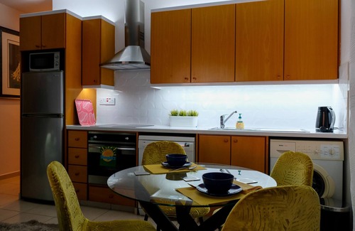 Peyia Town Appartement | Peyia Fontana - Executive 2-bedroom penthouse, panoramic sea views and Hot Tub