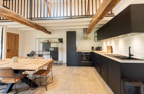 Peyrusse-Grande Maison | Maison de vacances spacieuse avec piscine privée