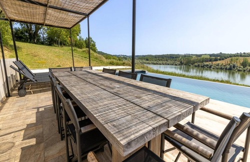 Peyrusse-Grande Maison | Maison de vacances spacieuse avec piscine privée