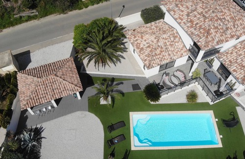 Tourbes Villa | PEZENAS, Spacieuse villa, piscine privée chauffée, calme, proche tout commerces.