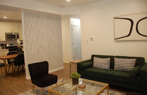 East Liberty Appartement | PGH Delight - 4B/3B, ALL NEW w/ Free Street Parking, Perfect for family vacation