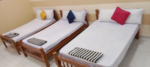 Thirunallar Hôtel | PGR Thirunallar