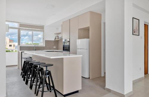 Lykabittos Appartement | Phaedrus Living: Romanou Modern City Center Flat