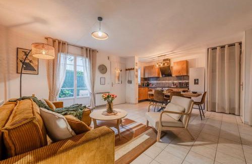Magny-le-Hongre Maison | Phantasia by Kleidos, 10 min de Disney! Jolie Maison Familiale 6P, 2 chambres, Terrasse, Parking