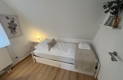 Euskirchen Appartement | Phantasialand, Therme, Köln, Bonn, Arbeitsplatz, Bäckerei um die Ecke