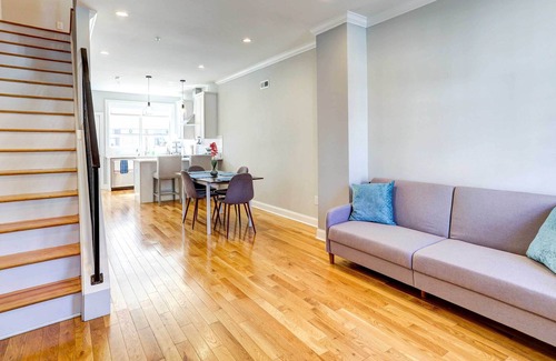East Passyunk Crossing Maison | Philadelphia Townhome w/ Cityscape Views!